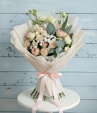 Букет цветов из:  Розы и Лизиантусы в Березнецово