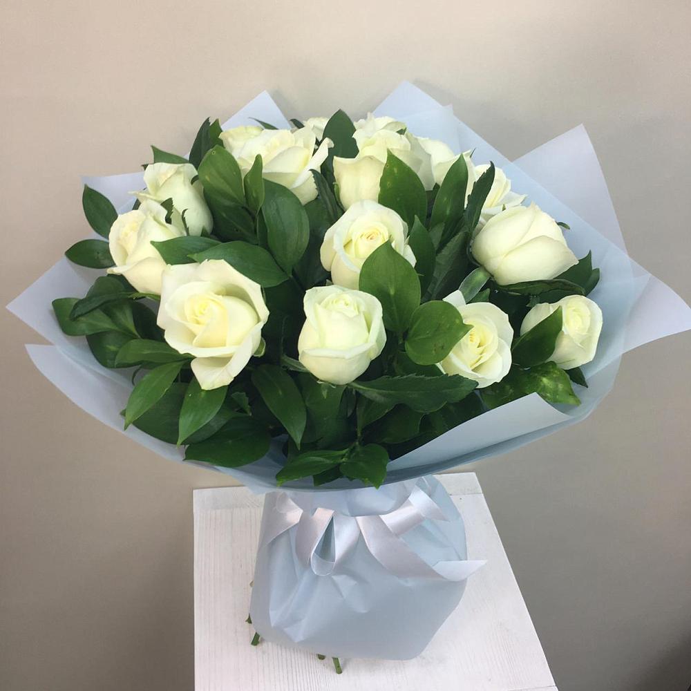 Букет 15 Белых роз Проуд в Березнецово