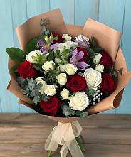 Букет цветов из:  Розы и Альстромерии в Березнецово