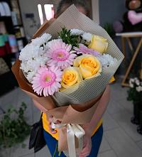 Букет цветов из:  Герберы, Розы и Хризантемы в Березнецово
