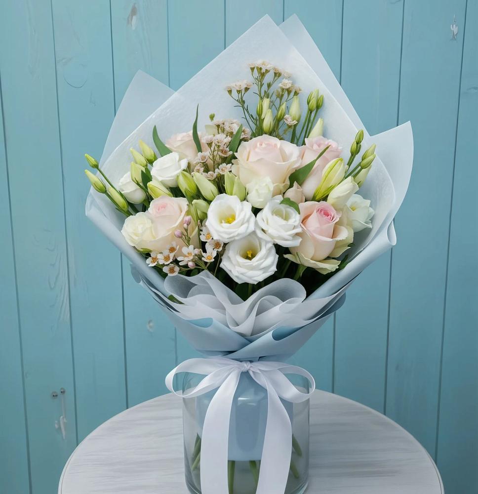 Букет цветов из: Розы и Лизиантусы в Березнецово