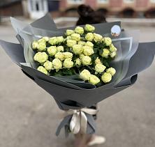 Букет Белые кустовые розы Солинеро в Березнецово