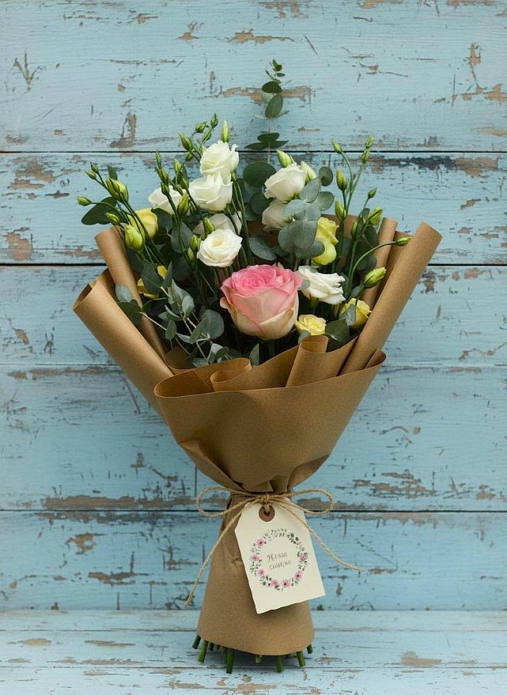 Букет цветов из: Розы и Лизиантусы в Березнецово