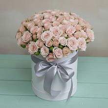 Цветочная композиция из Розы в шляпной коробке в Березнецово