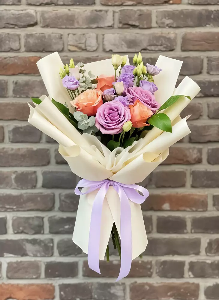 Букет цветов из: Лизиантусы и Розы в Березнецово