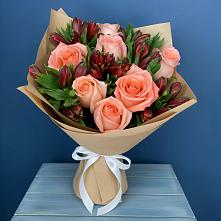Букет цветов из:  Розы и Альстромерии в Березнецово