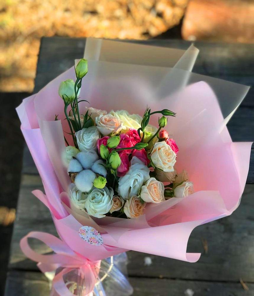 Букет цветов из: Розы и Лизиантусы в Березнецово