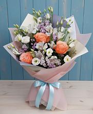 Букет цветов из:  Лизиантусы, Розы, Альстромерии и Гипсофила в Березнецово