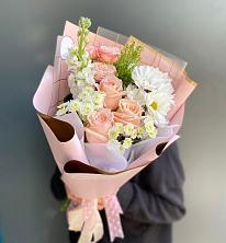 Букет цветов из:  Хризантемы и Розы в Березнецово