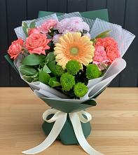 Букет цветов из:  Гвоздики, Розы, Герберы и Хризантемы в Березнецово