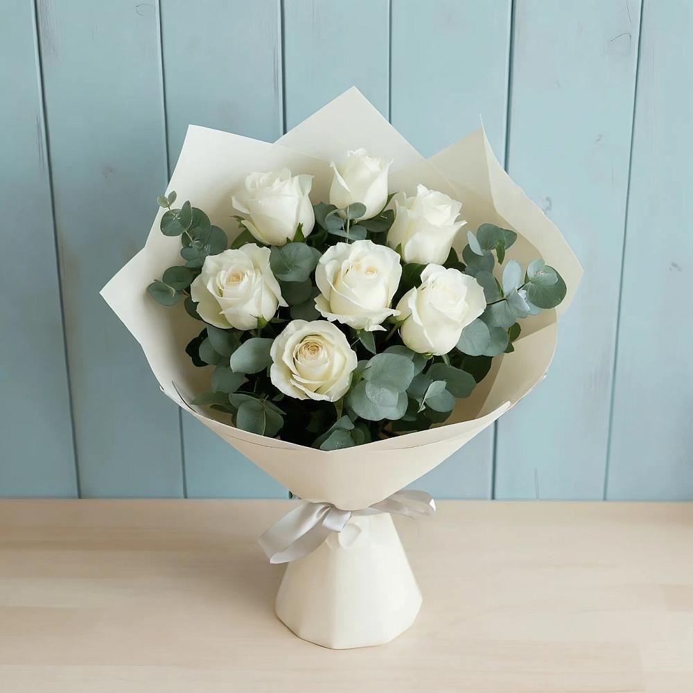 Букет Белые розы в Эвкалипте в Березнецово