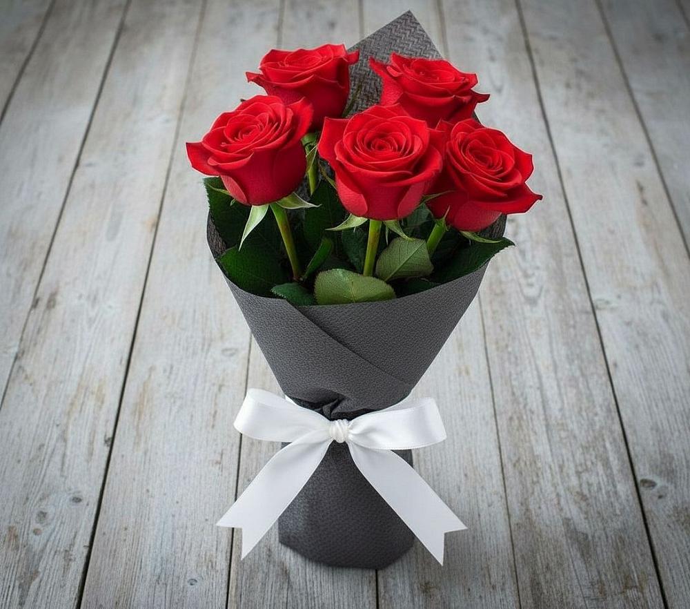 Букет 5 Красных роз Эдлесс Лав в Березнецово