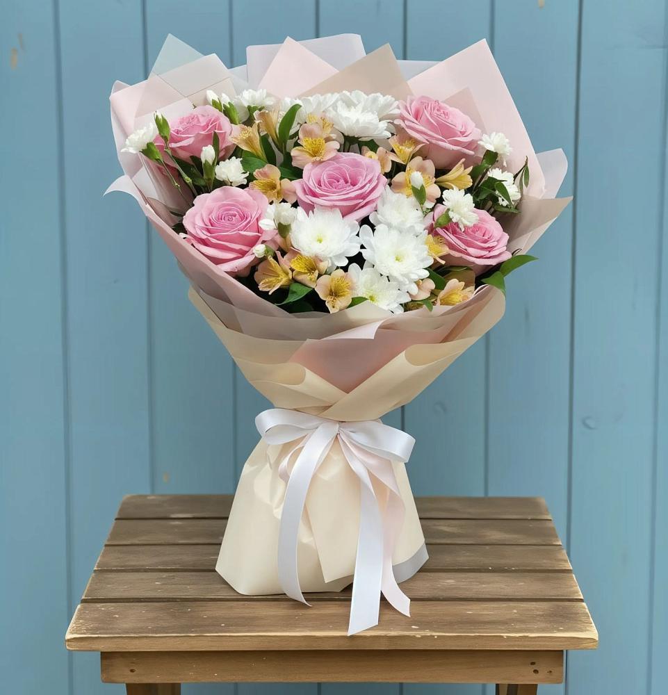 Букет цветов из: Гвоздики, Орхидеи и Розы в Березнецово