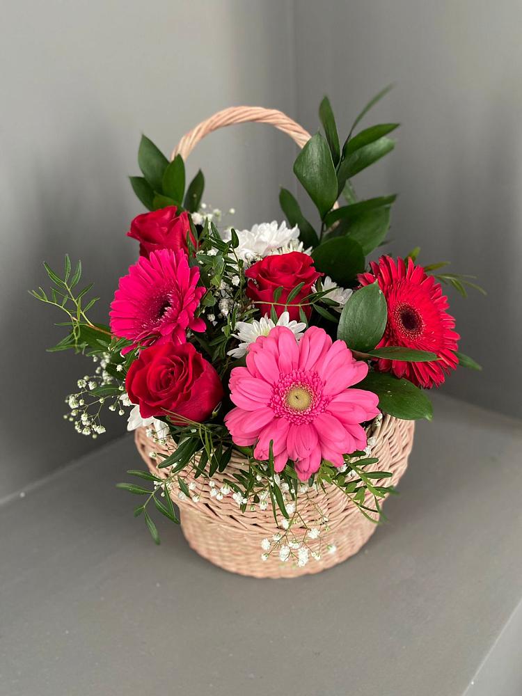 Цветочная композиция из Розы, Хризантемы и Герберы в корзине в Березнецово