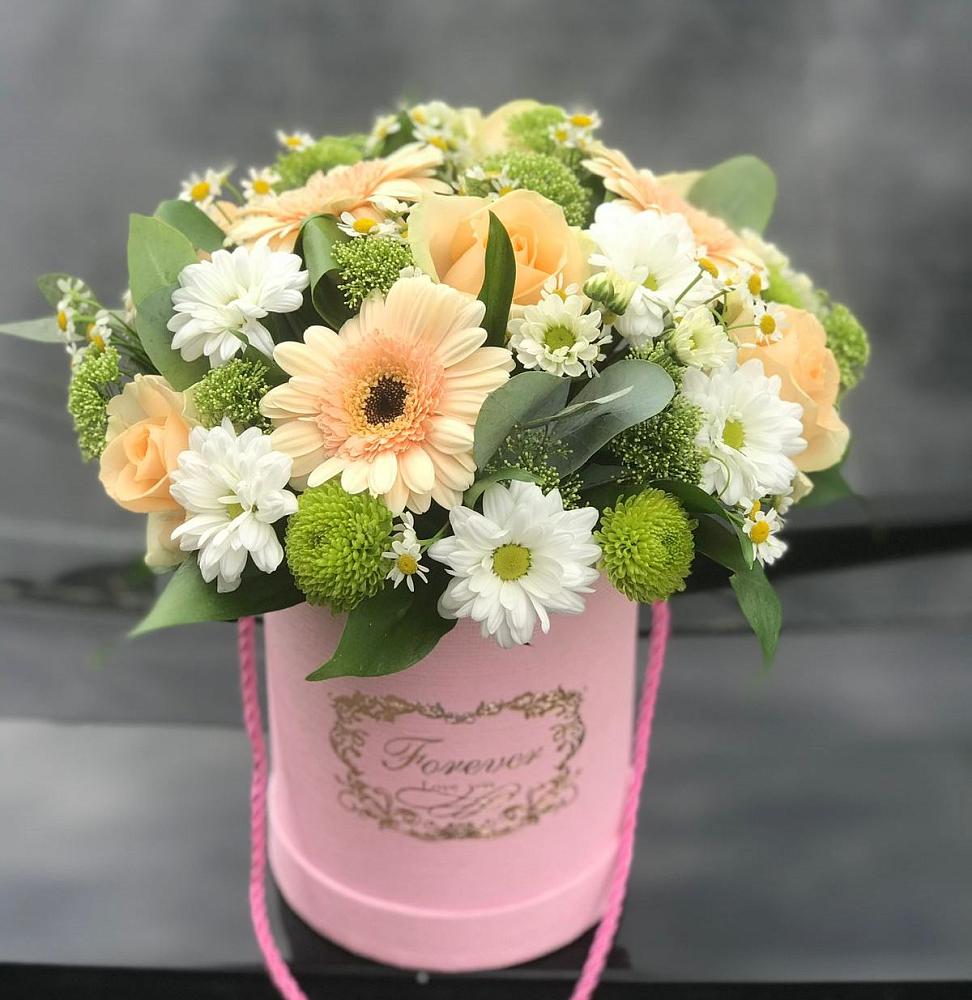 Цветочная композиция из Розы, Герберы и Хризантемы в шляпной коробке в Березнецово