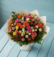 Букет Микс из разноцветных кустовых роз в Березнецово